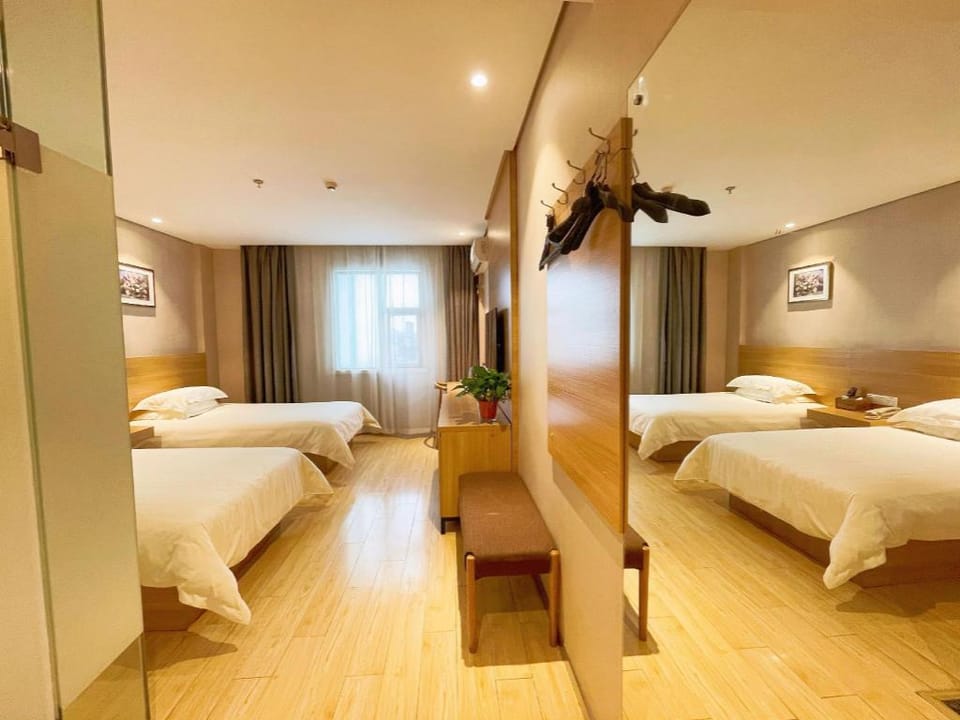 Jinjiang Inn Style Hotel Wuxi Huiju Center Dongting Metro Station Hotel in Suzhou