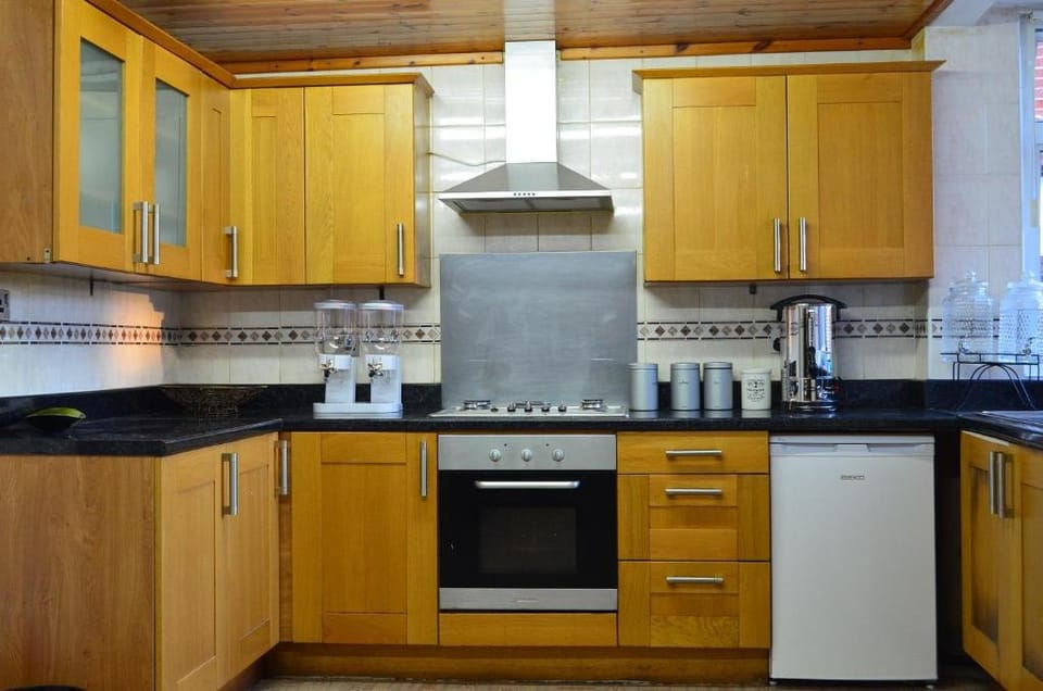 Old Trafford Guest House Bed and Breakfast in Stretford