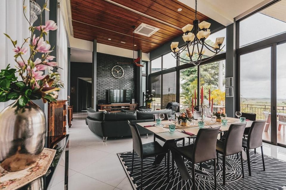 Monte Vista Chalet Resort in Laos