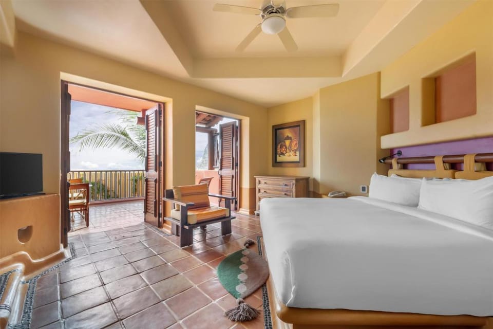 Hilton Grand Vacations Club Zihuatanejo Resort in Zihuatanejo