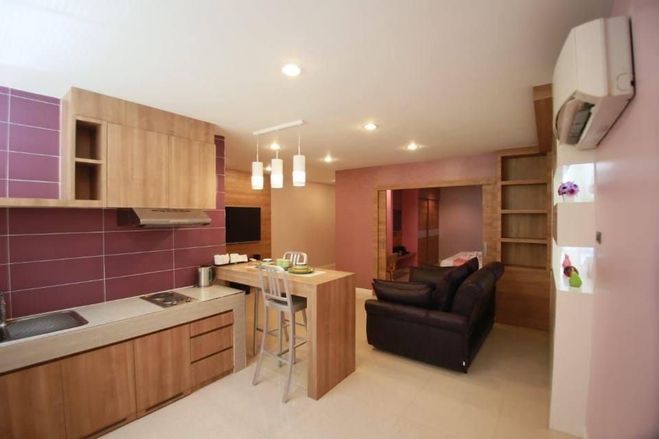 Pintree Service Apartment Hotel in Pattaya City