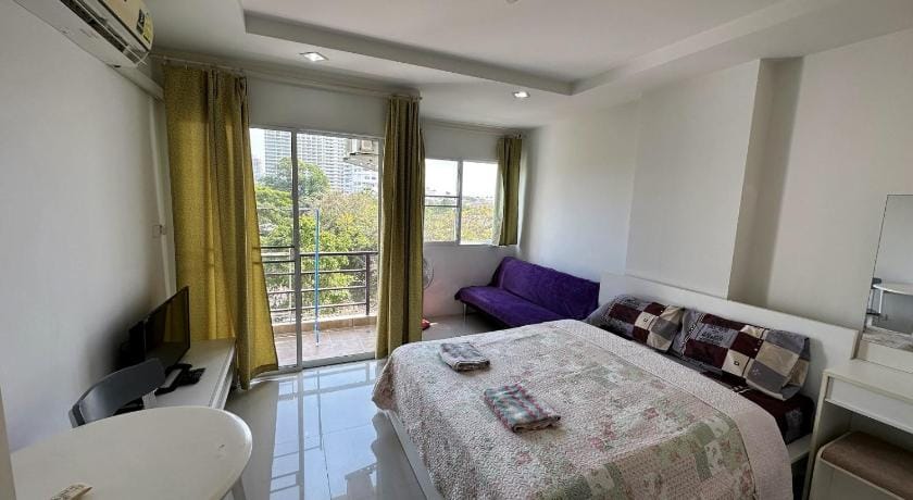 Beach 7 Condo Apartment in Pattaya City