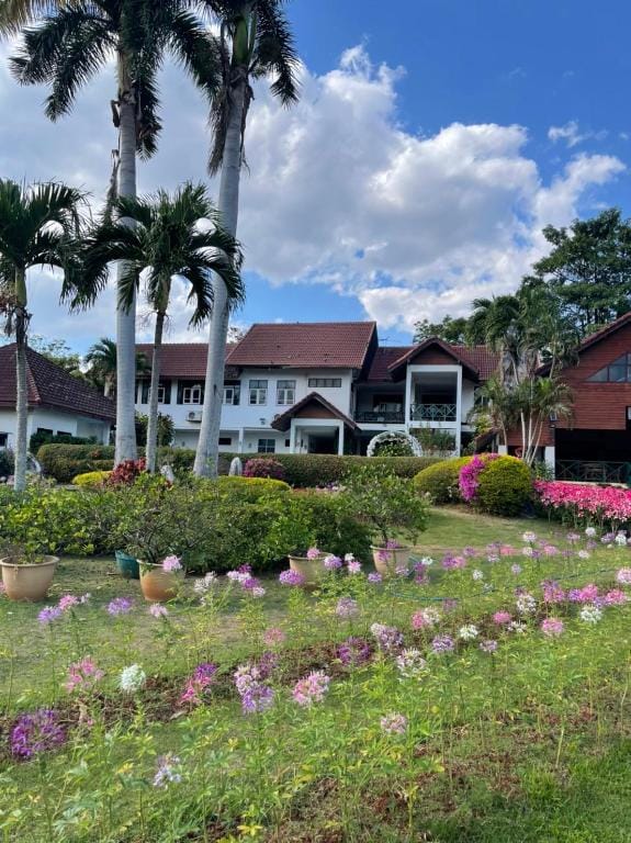 Chalet Hill Resort Khao Yai Hotel in Laos