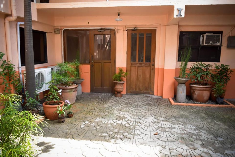1 St Street Park Apartelles Apartment in Angeles