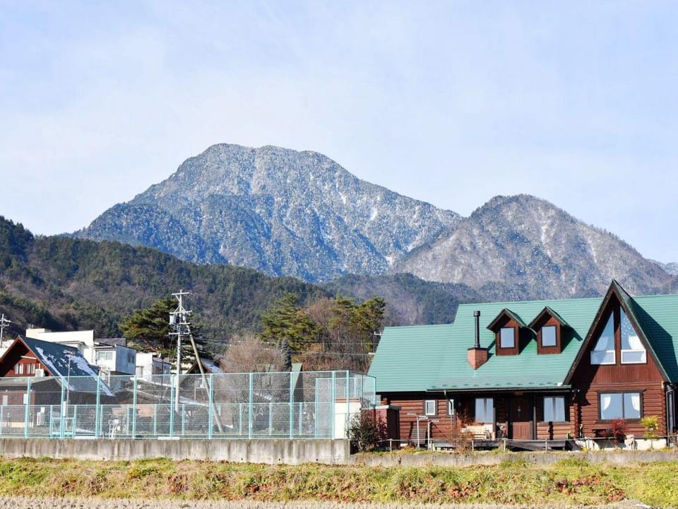 Canadian Log Cottage TAKITARO Hotel in Kitaazumi District