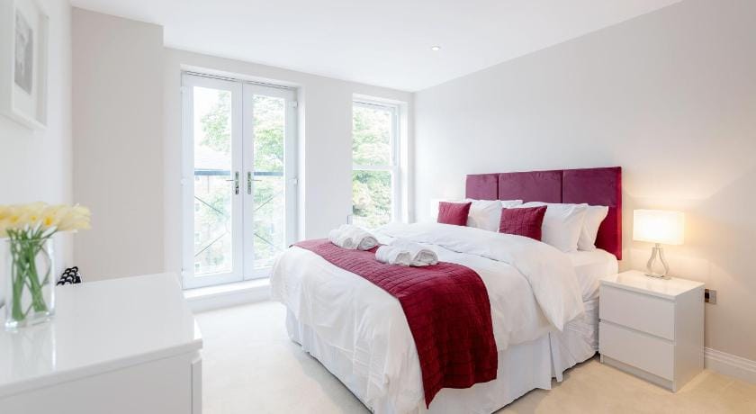Roomspace Serviced Apartments - Trinity House Apartment in Reigate