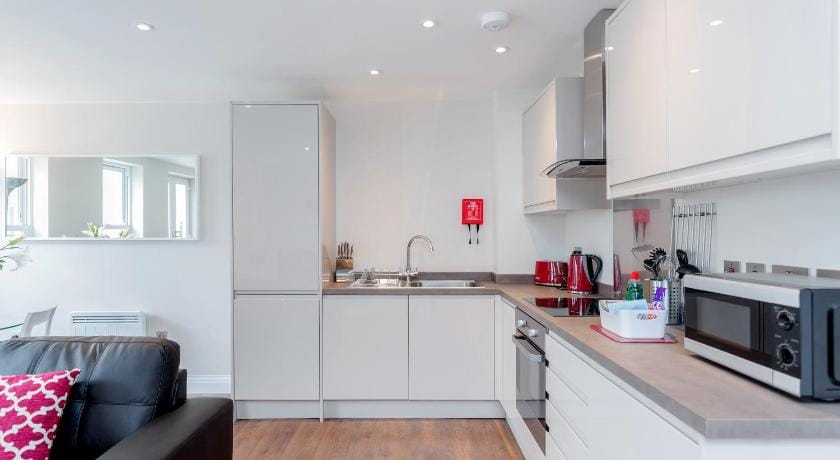 Roomspace Serviced Apartments - Trinity House Apartment in Reigate
