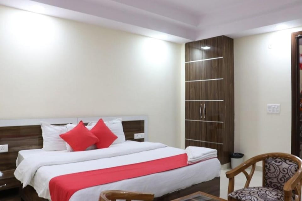 Hotel Rampal Palace Hotel in New Delhi