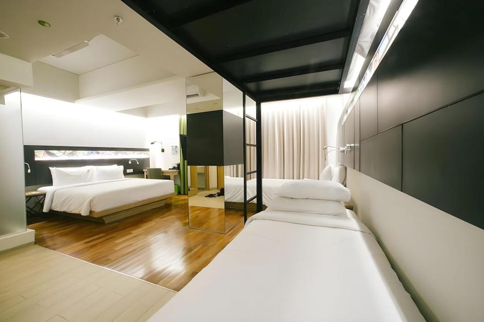 MaxOneHotels.com@Dharmahusada - Surabaya Hotel in Surabaya