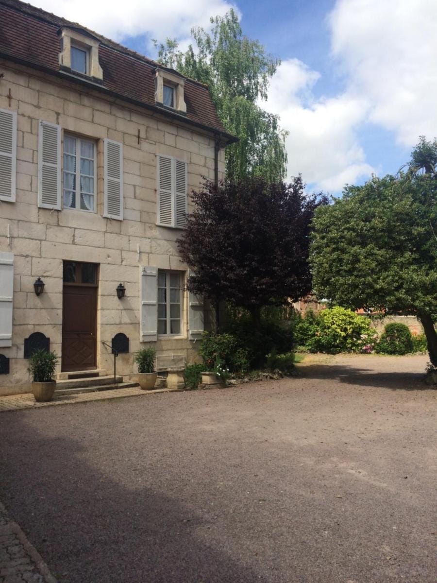 Hôtel des Cymaises Hotel in Bourgogne-Franche-Comté