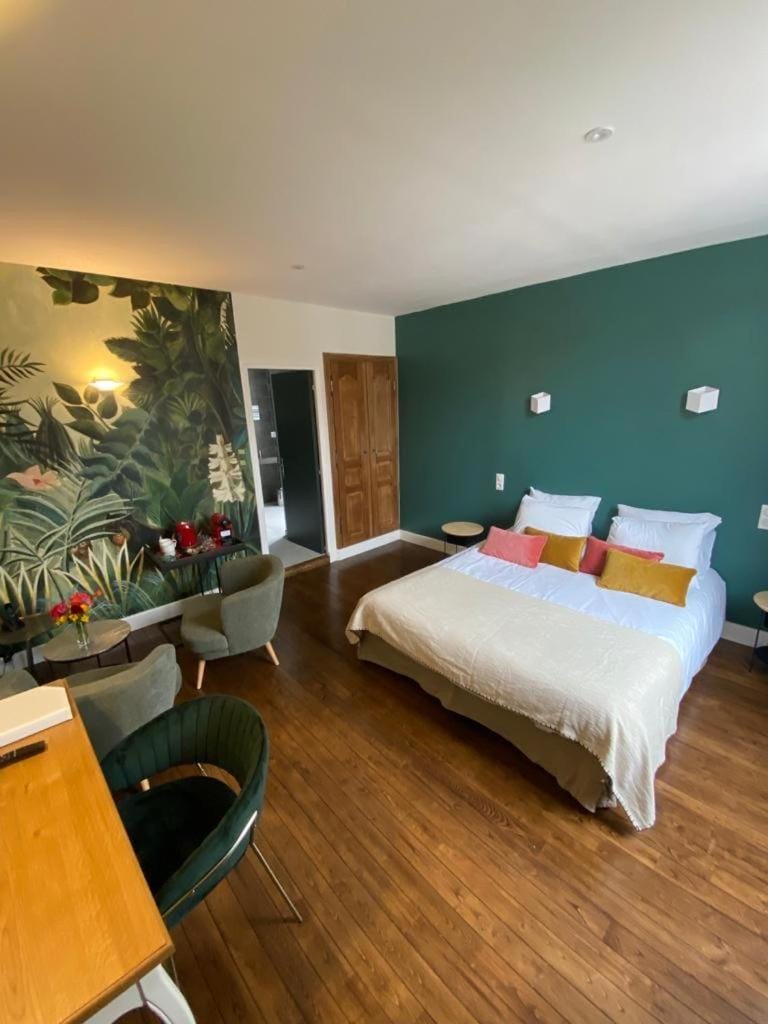 Hôtel des Cymaises Hotel in Bourgogne-Franche-Comté