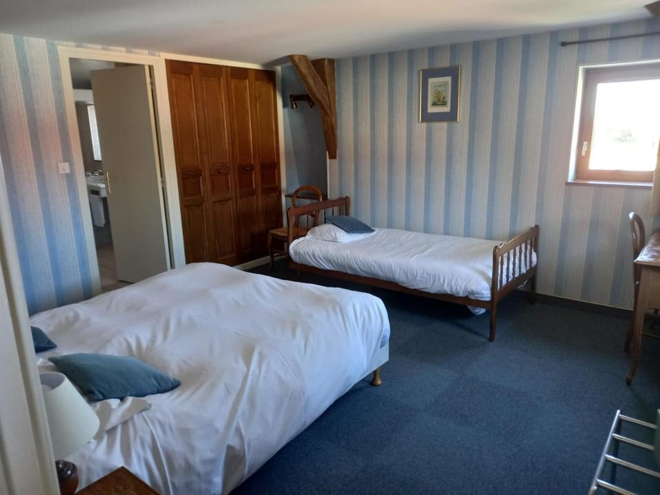 Hôtel des Cymaises Hotel in Bourgogne-Franche-Comté