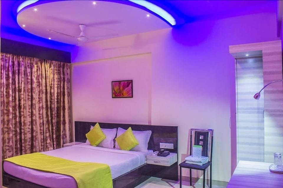 FabHotel Stay Inn - Nr. 4 Lions Academy, Pimple Nilakh Hotel in Pune