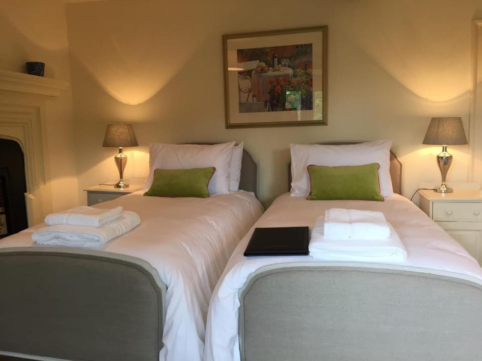 Castle Farm House B&B Bed and Breakfast in Corby