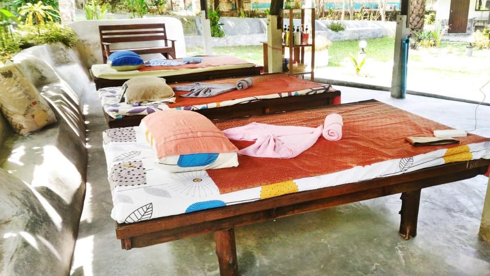 Flower Power Farm Village Resort in Ko Phayam