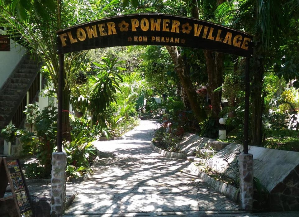 Flower Power Farm Village Resort in Ko Phayam