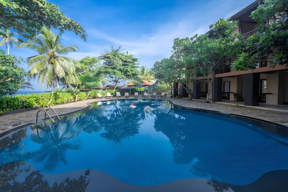 Earl's Reef Hotel in Western Province