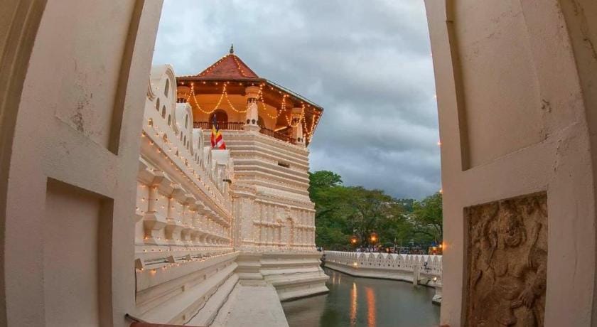 Dumbara Peak Residence Hotel in Kandy