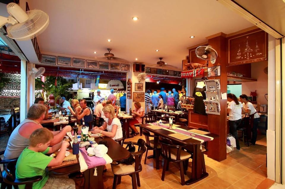2 Vikings Restaurant & Guesthouse Hotel in Phuket