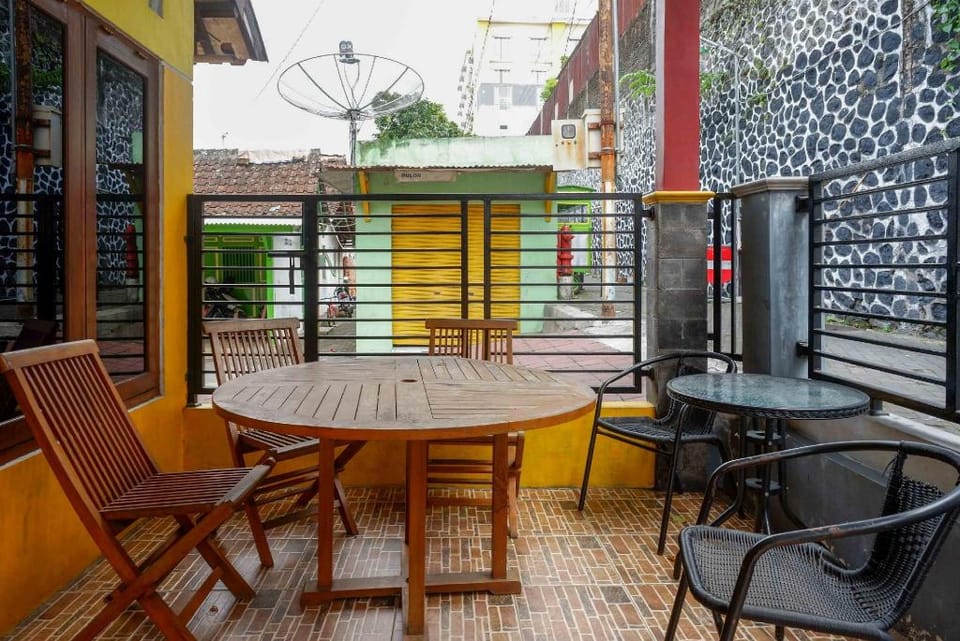 Rumah Haryono Guest House Syariah near Malioboro RedPartner Hotel in Yogyakarta