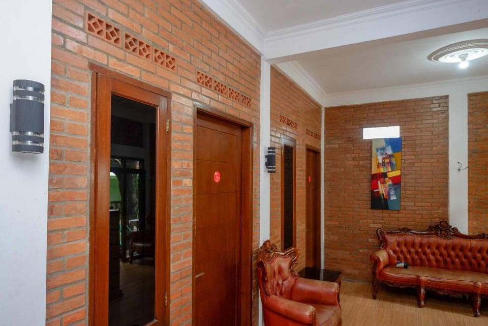 Rumah Haryono Guest House Syariah near Malioboro RedPartner Hotel in Yogyakarta