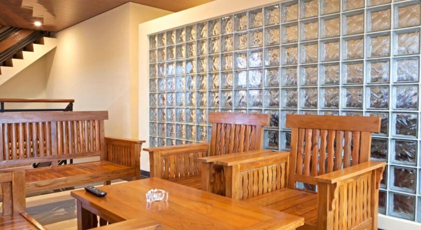 RedDoorz Near Trans Studio Mall 2 Bed and Breakfast in Bandung