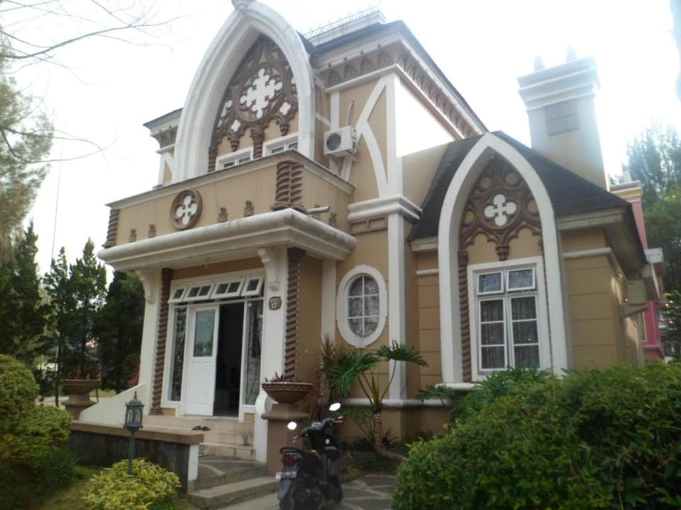 Villa Kota Bunga Azalea Hotel in West Java