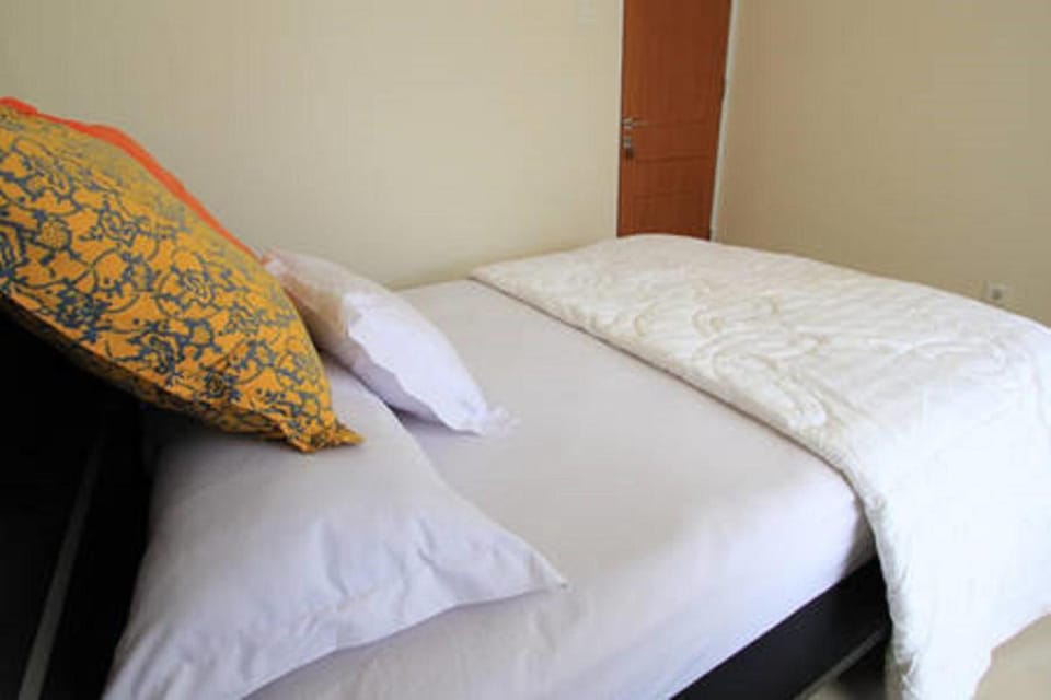 City View with Big Balcon Villa - Family Only 4BR Villa in Bandung