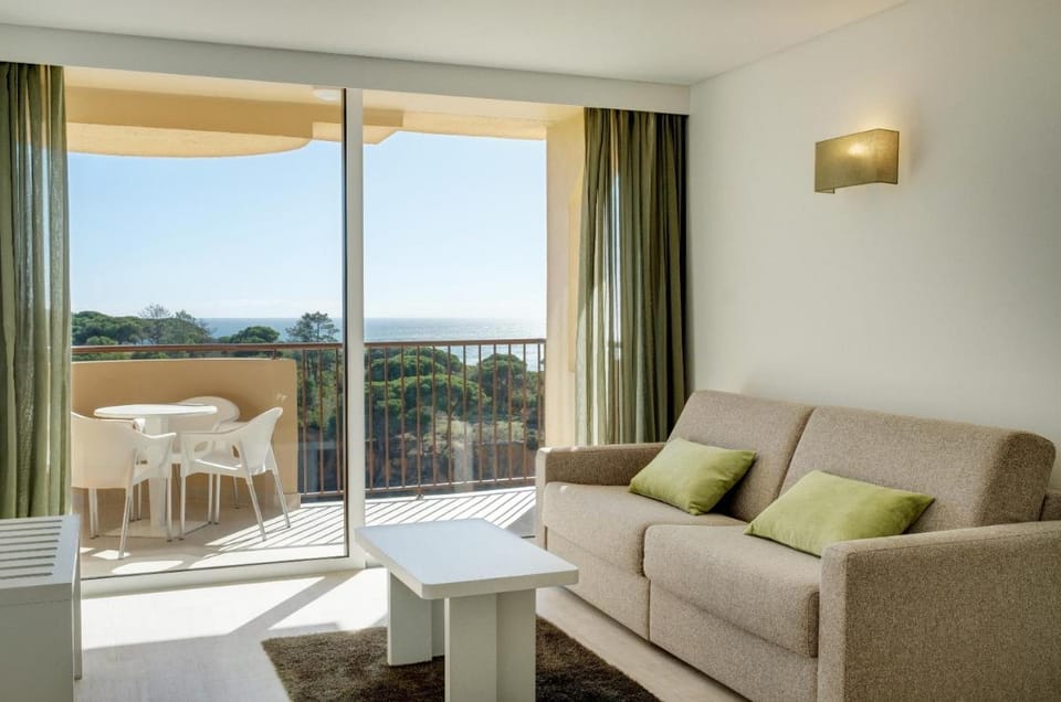 3HB Falésia Garden Apartment hotel in Olhos de Água