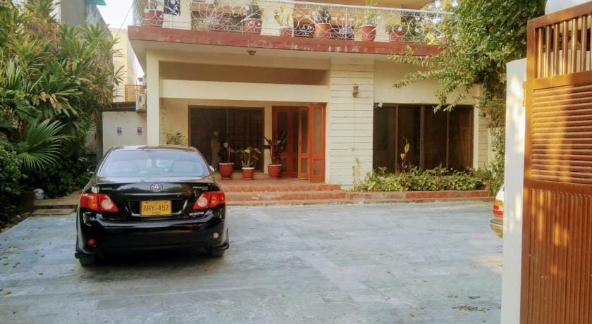 Pyramid International Guest House Bed and Breakfast in Islamabad