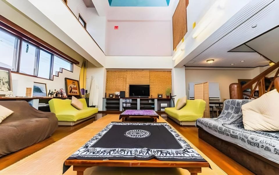 All Friends Guest House Bed and Breakfast in Okinawa Prefecture