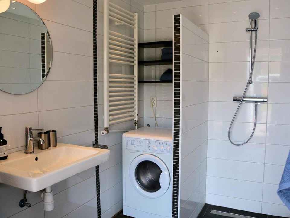 Holiday Home in Noordwijkerhout by Lake Vacation rental in Noordwijkerhout