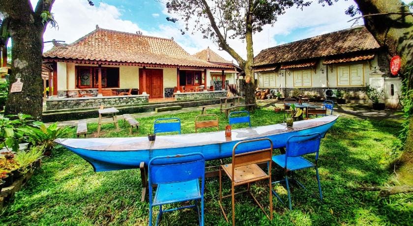 Omah Pitoe Guest House Vacation rental in Yogyakarta