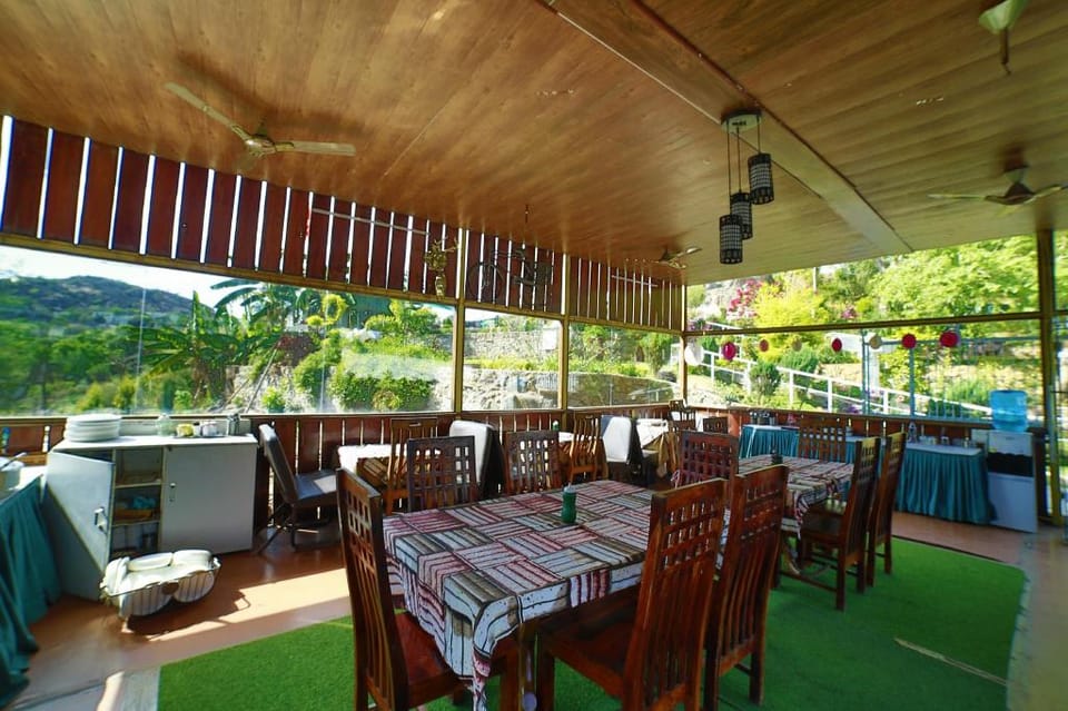 Toppers corner - A Boutique Garden Resort Hotel in Gujarat