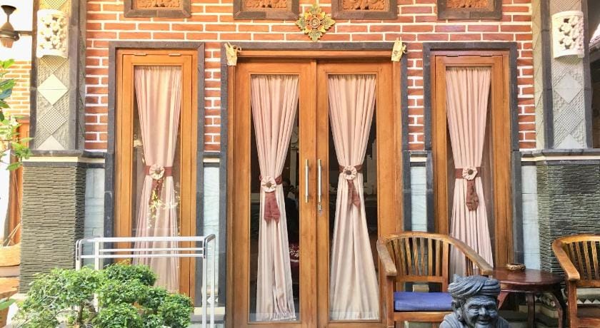 Mikuk Homestay Vacation rental in North Kuta