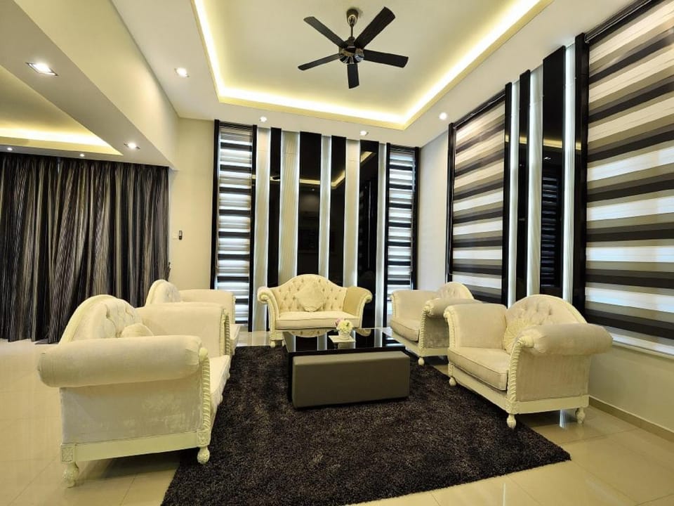 LUXURY SERVICE VILLA-IRIS VILLA Villa in Penang