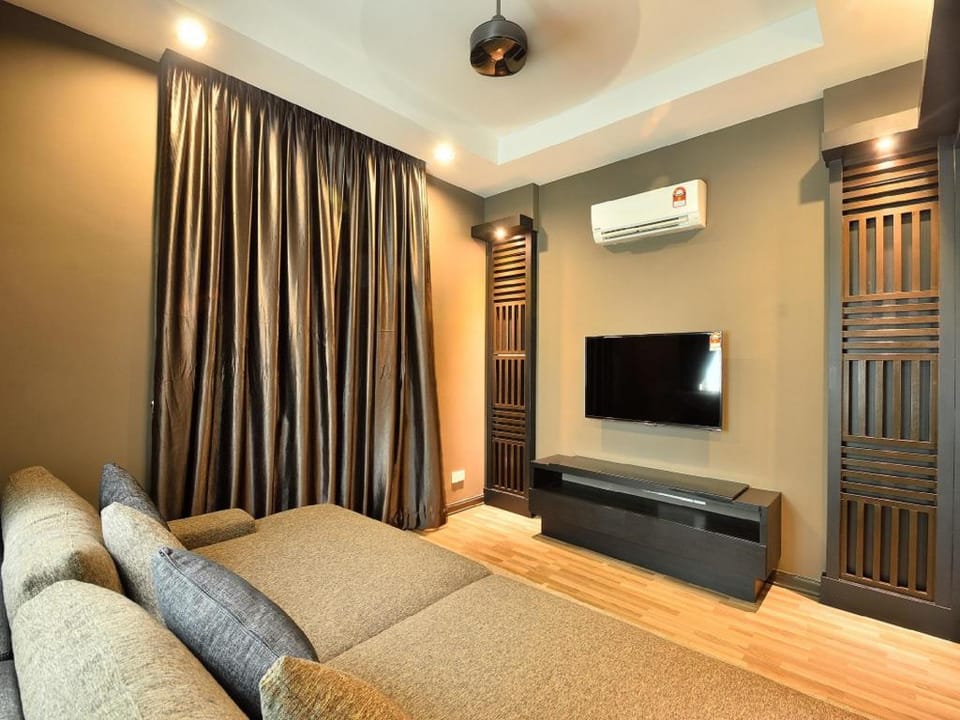 LUXURY SERVICE VILLA - PLUMERIA VILLA Villa in Penang