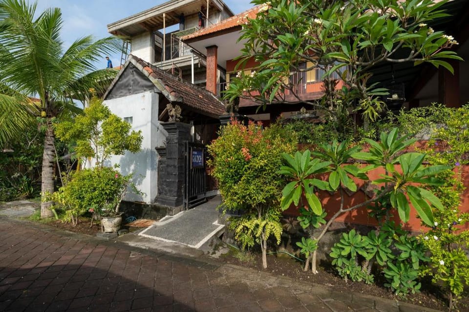 OYO 636 Apartmen Kak Okoh Hotel in North Kuta