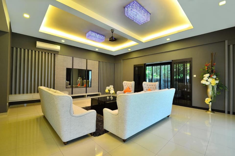 Violet Luxury Service Villa Villa in Penang