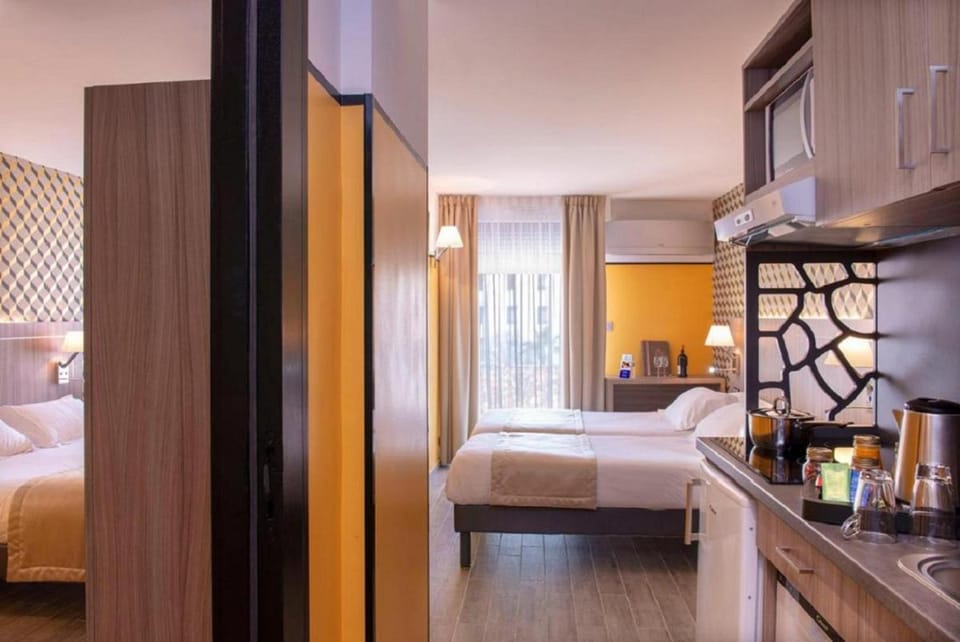 Unique Hôtel Résidence & Spa Hotel in Saint-Raphael