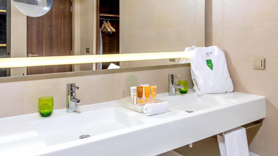 Holiday Inn Algiers - Cheraga Tower By IHG Hotel in Algiers Province, Algeria