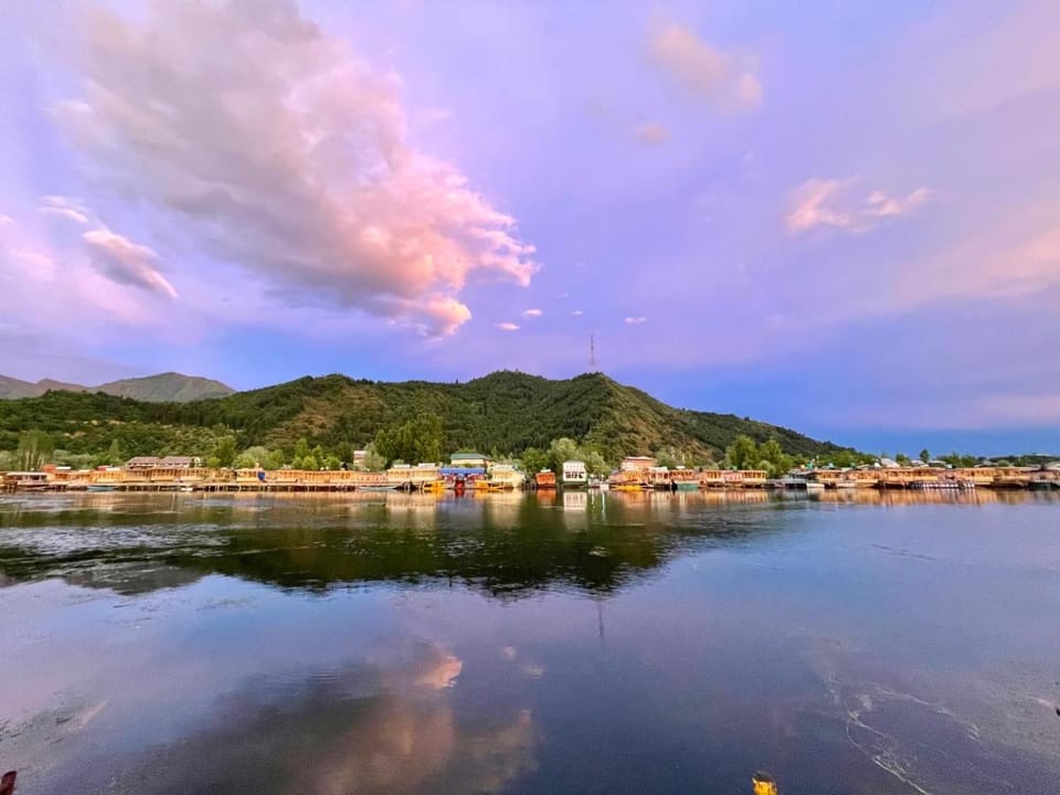 New Sea Palace Houseboats Hotel in India