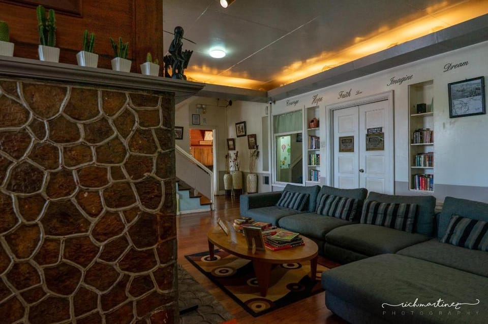 OLD ORANGEWOOD Bed and Breakfast Bed and Breakfast in Baguio