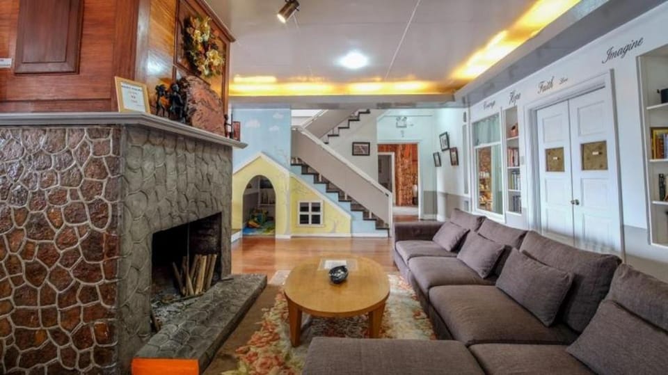 OLD ORANGEWOOD Bed and Breakfast Bed and Breakfast in Baguio