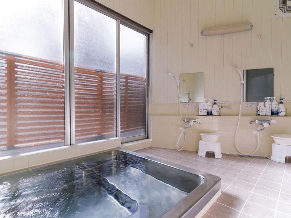 Ogute Lakeside Ryokan Shirasagiso Hotel in Aichi Prefecture