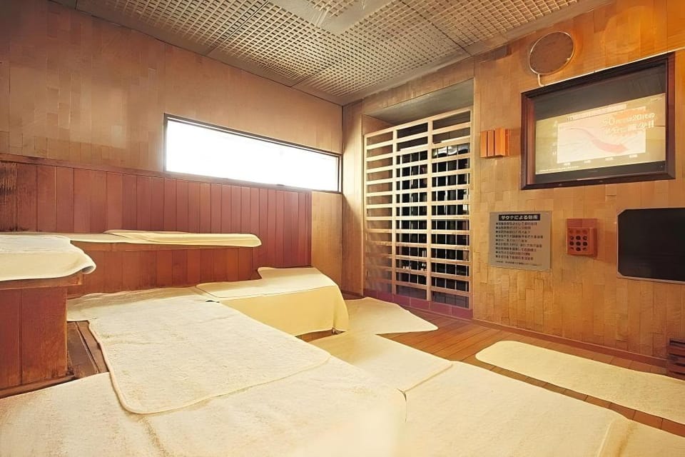 Kawaramachi Gion Onsen Golden Time Takamatsu (Male Only) Capsule hotel in Japan