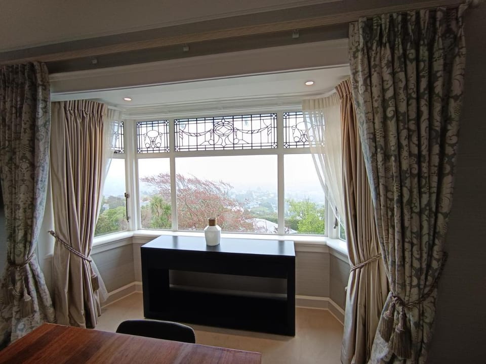 Hackthorne Gardens Luxury Accommodation Bed and Breakfast in Christchurch