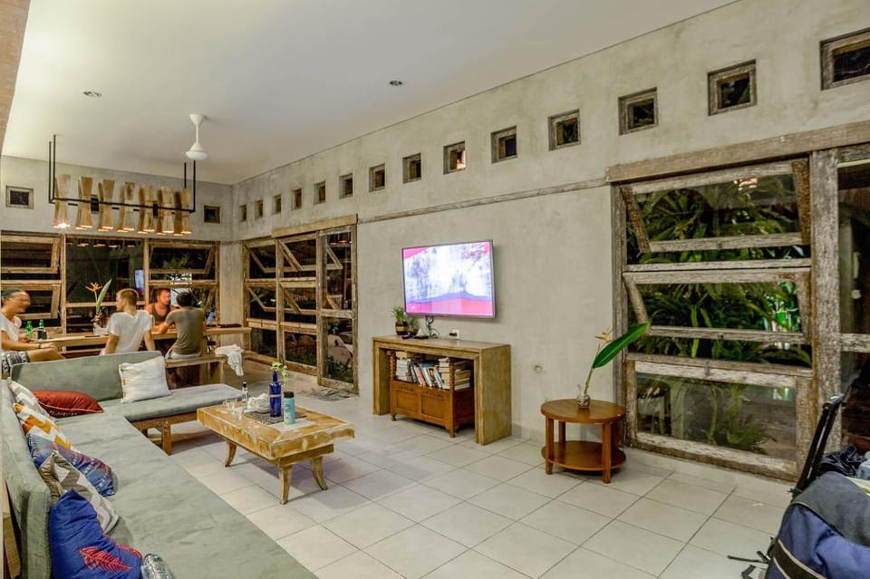 Lokal Bali Hostel Hotel in Kuta