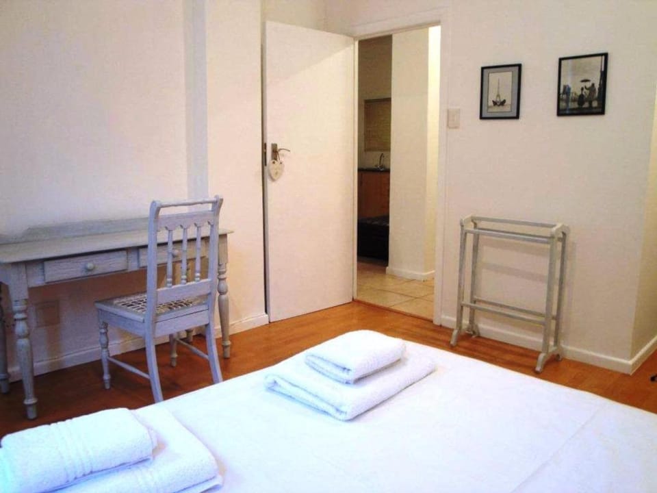 The Piazza (1 Bedroom) (40) Apartment in Cape Town