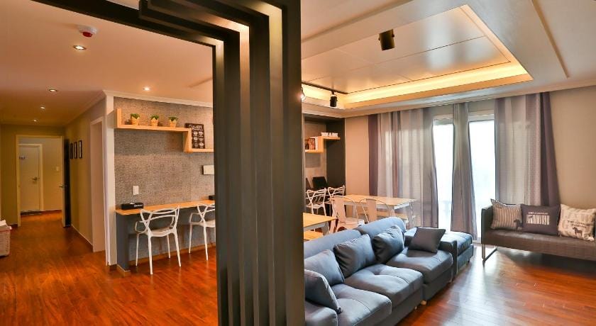 EZSTAY - Nampo Bed and Breakfast in Busan